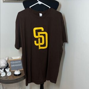Brown San Diego Padres T-Shirt with Yellow Logo Sz.XL